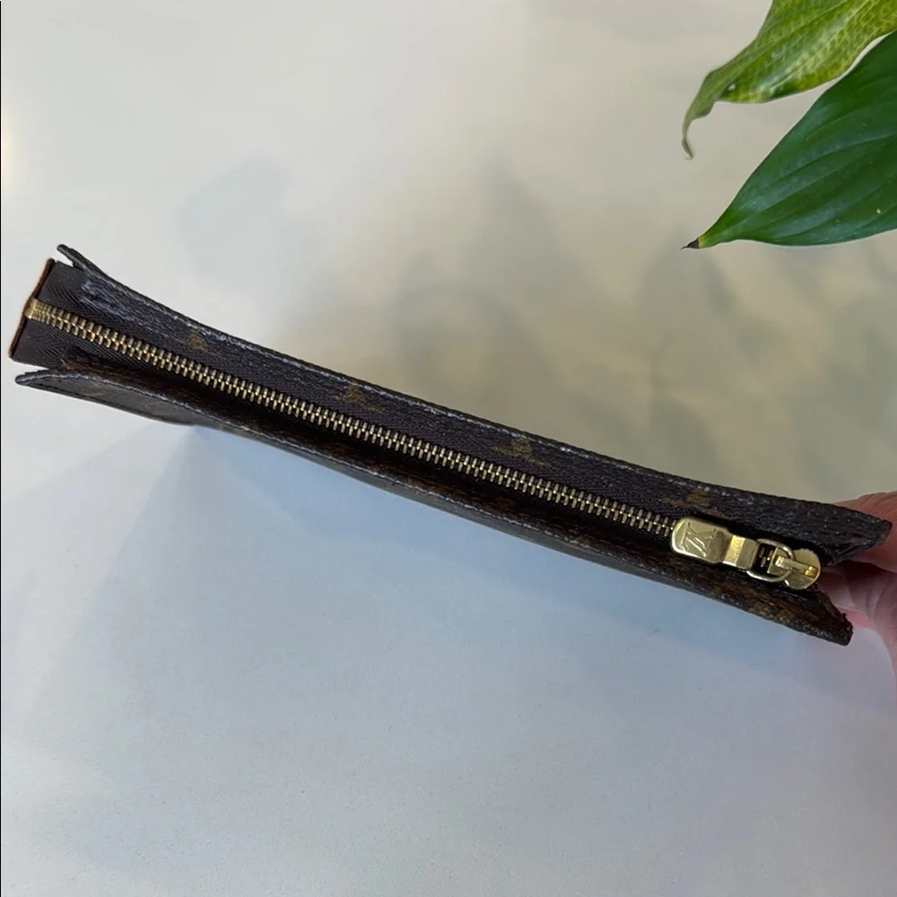 LOUIS VUITTON Monogram Bucket GM pouch - Picture 10 of 10